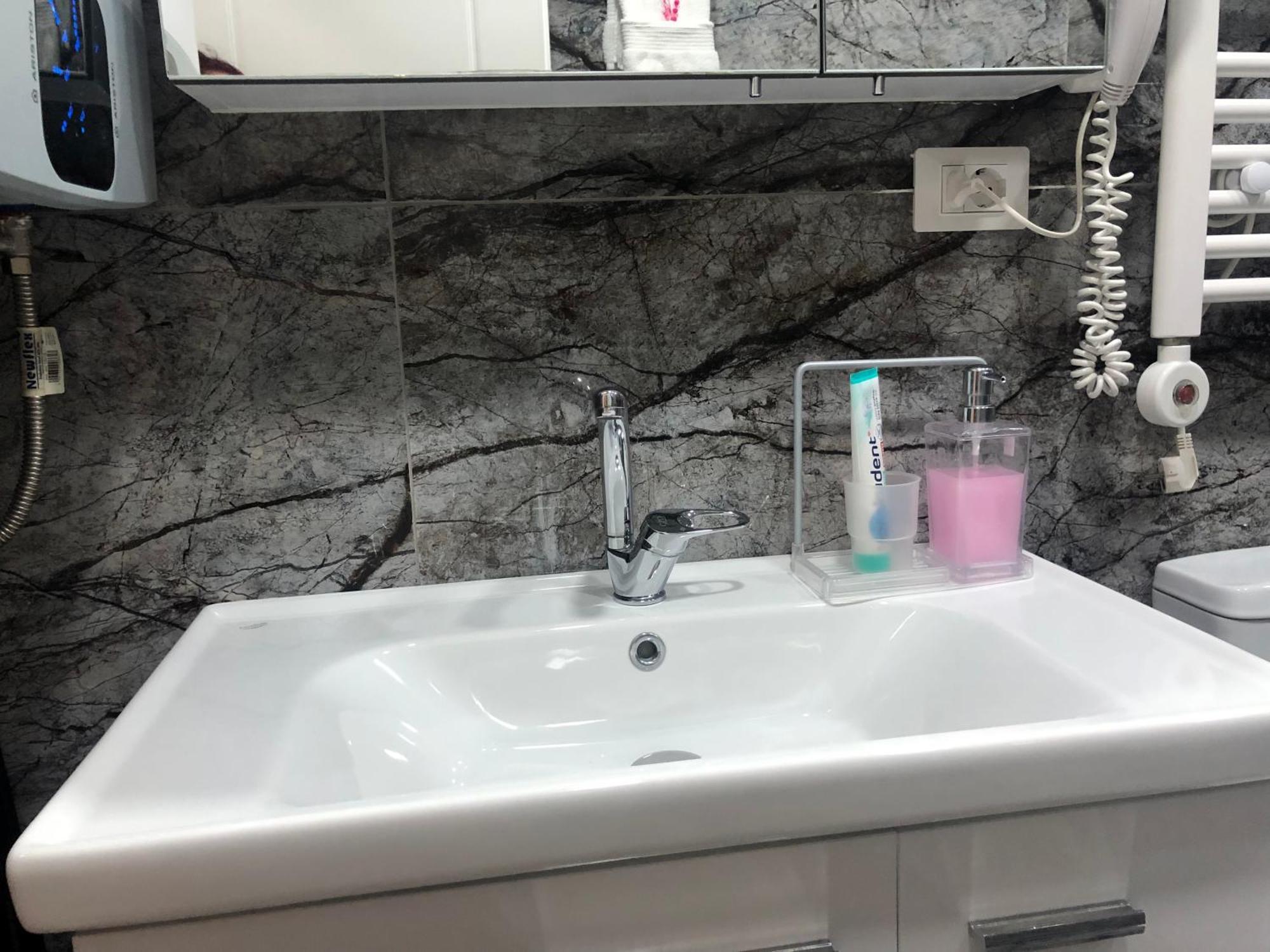 Deluxe Apartment In City Center Tirana Exterior foto